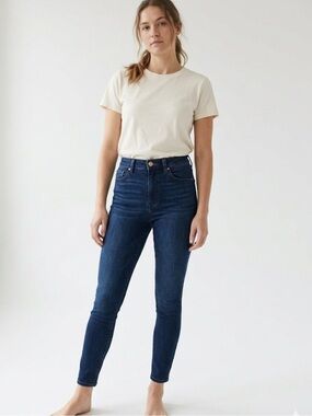 American Eagle Jeggings – Size 8 Short | Stretch‑Fit Denim | Clean‑Girl Casual